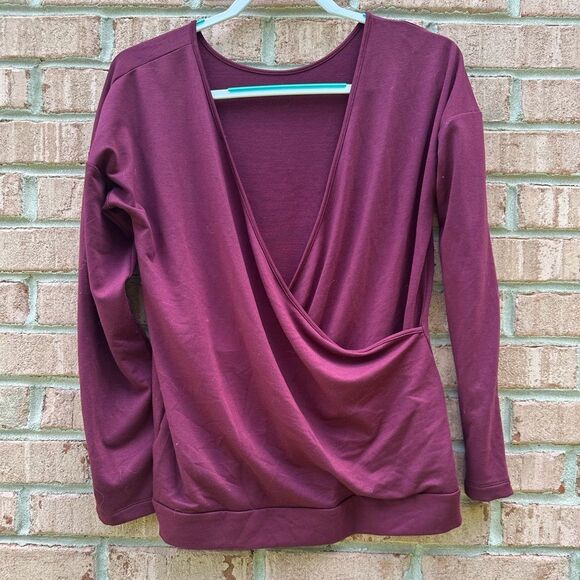 Banana Republic Women's Deep V-Neck Reversible Burgundy Top - Picture 1 of 3